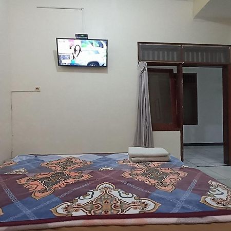 Hotel Bintang Маланг Экстерьер фото