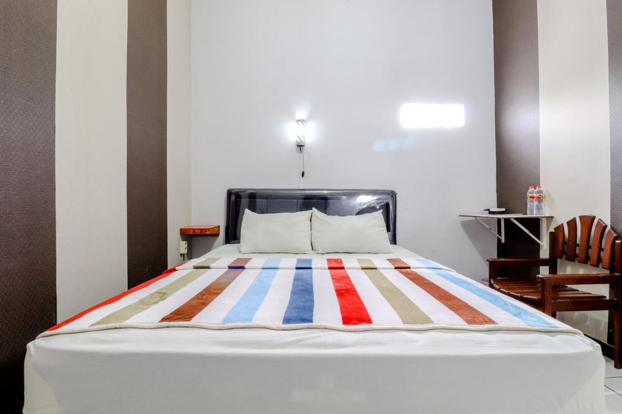 Hotel Bintang Маланг Экстерьер фото