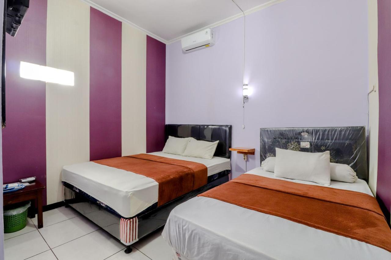Hotel Bintang Маланг Экстерьер фото