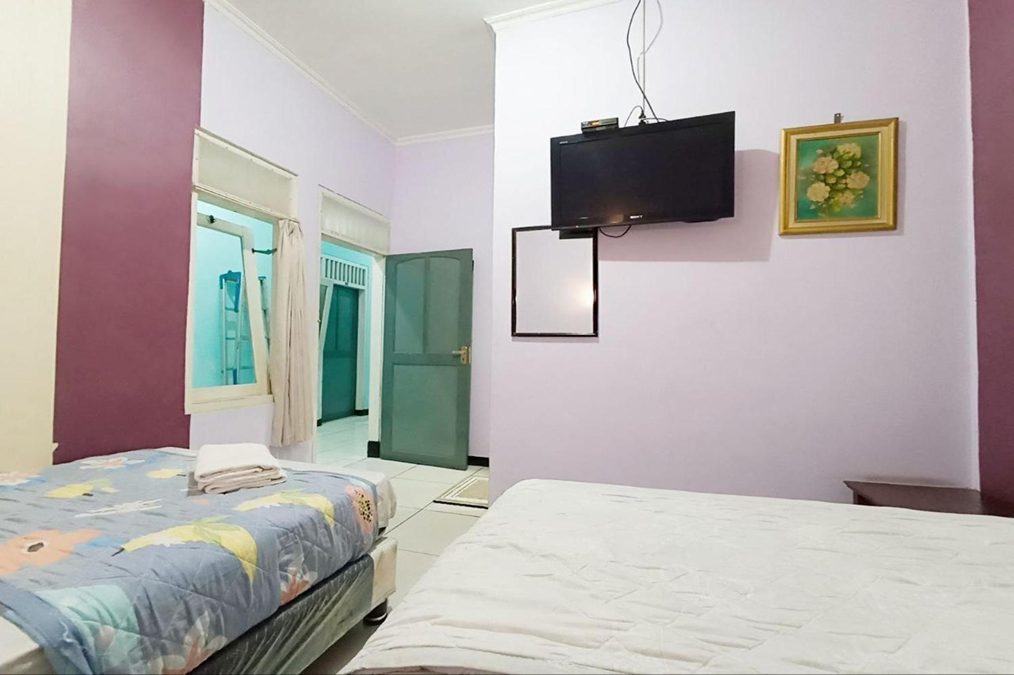 Hotel Bintang Маланг Экстерьер фото