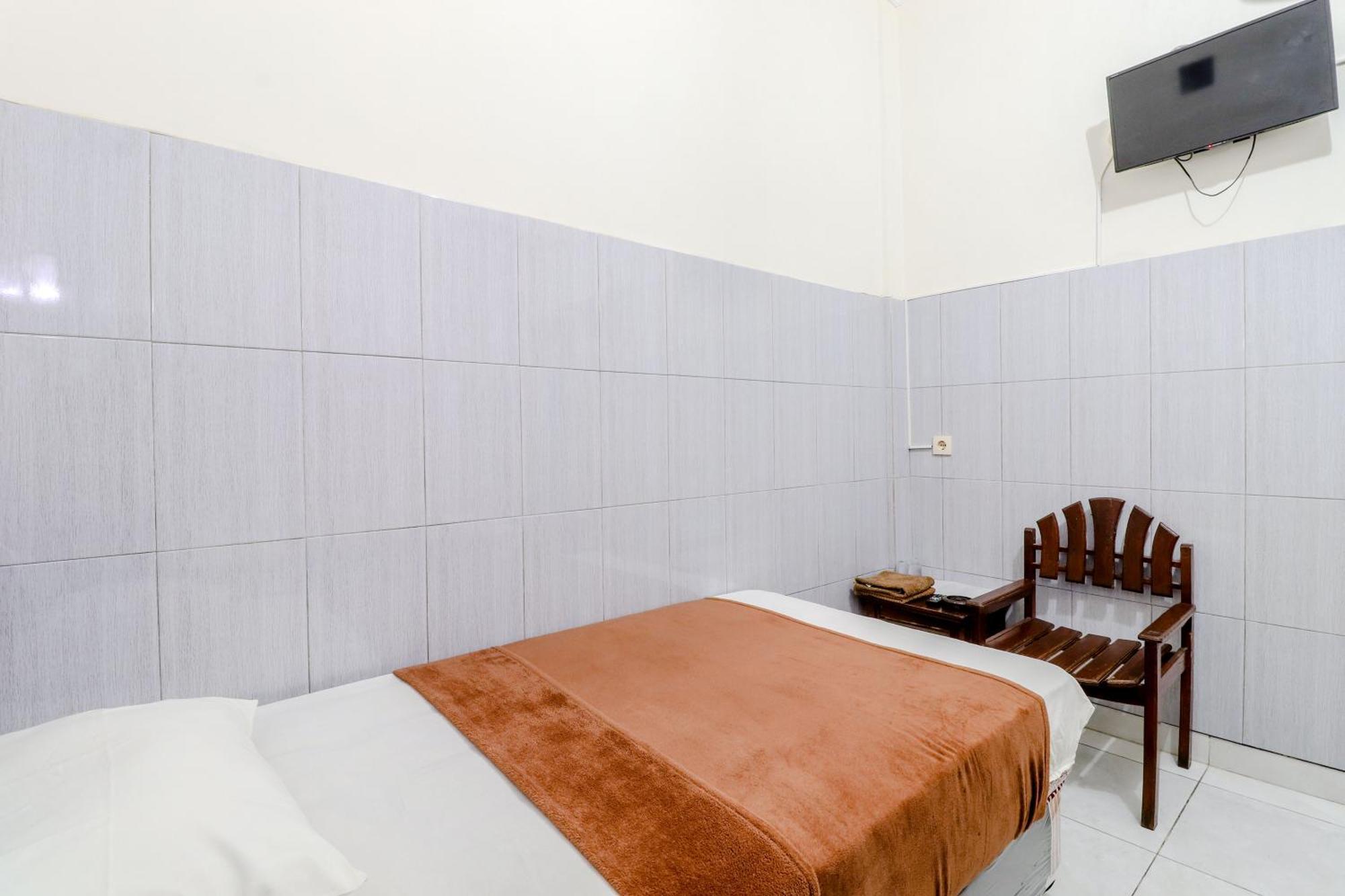 Hotel Bintang Маланг Экстерьер фото